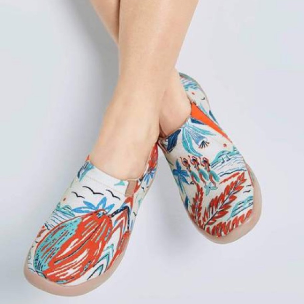 Worn once UIn Hula-Hula Womens Canvas Size 10.